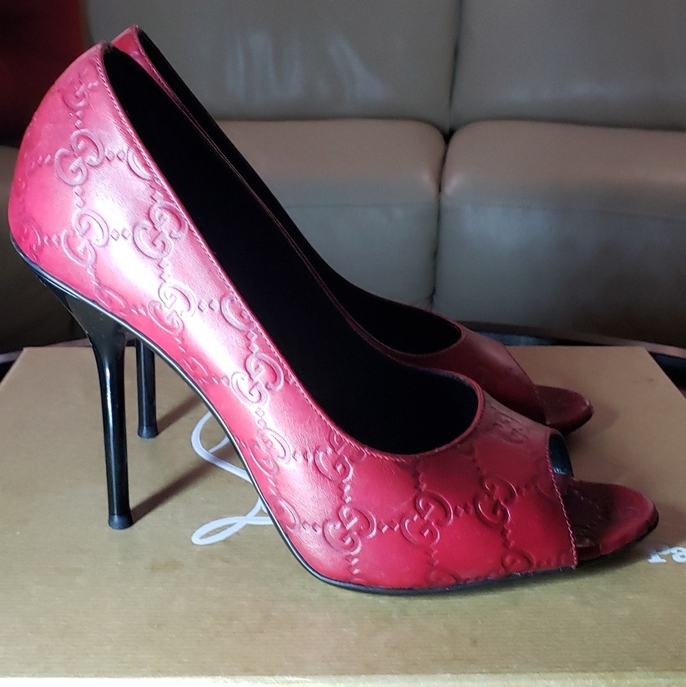 Gucci pumps